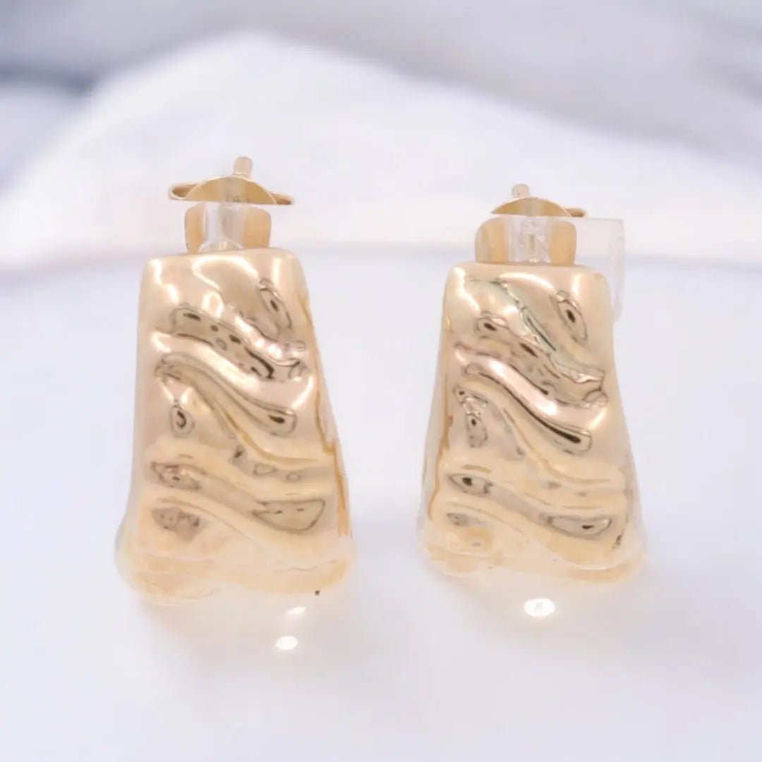 14K Yellow Gold Textured Wave Huggie Earrings 2.5 g