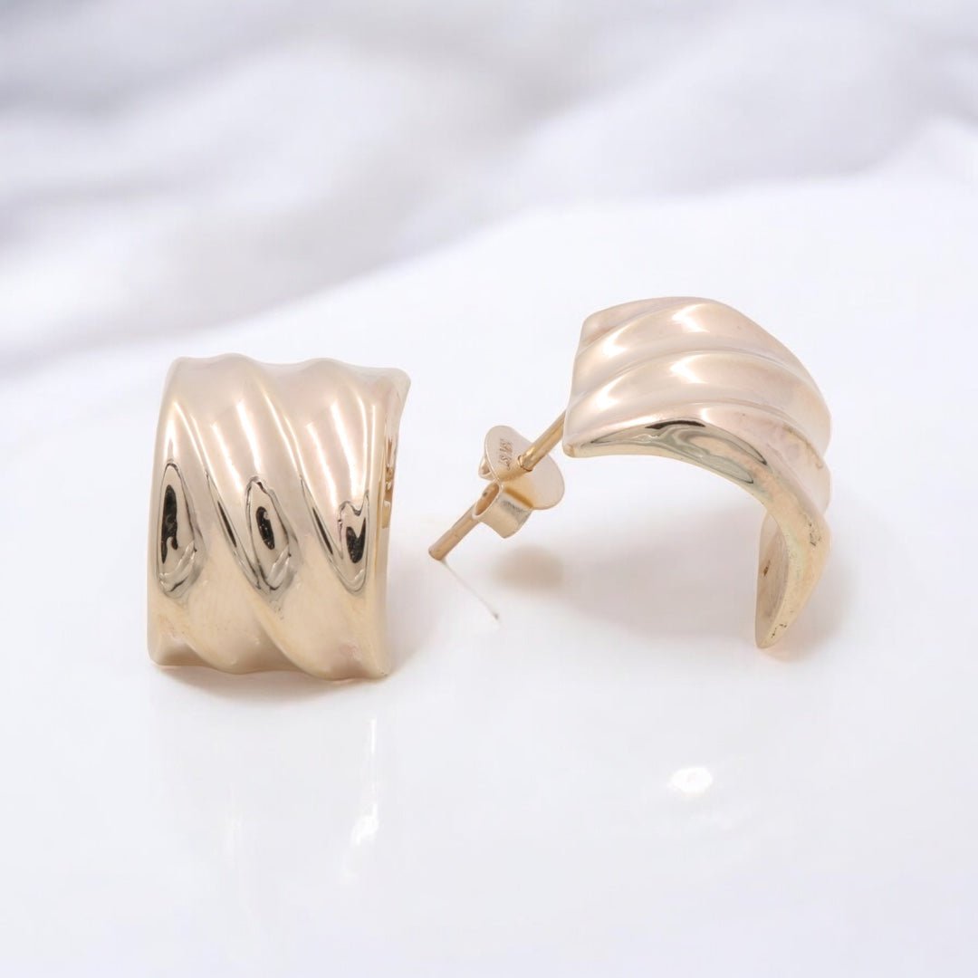 14K Yellow Gold Ribbed Wide Huggie Earrings 2.8 g